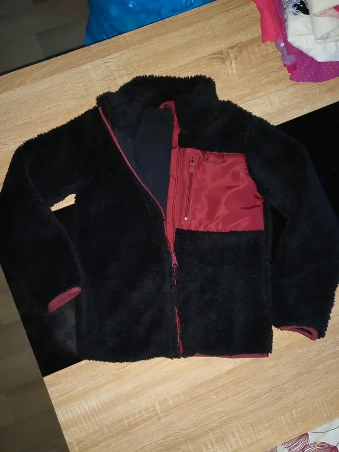 Veste noir bien chaude 10ans - photo numéro 5