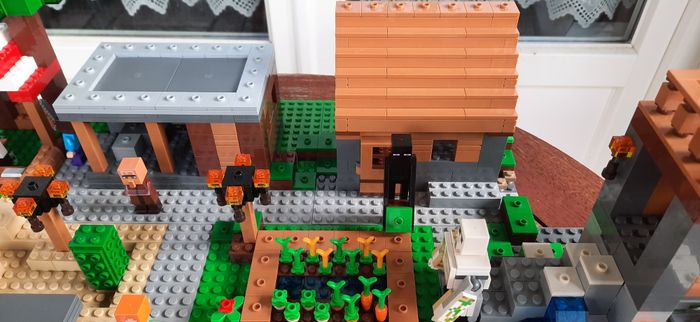 LEGO Minecraft 21128 Le village - photo numéro 3