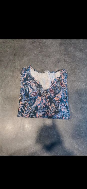 Très jolie tunique femme taille M.