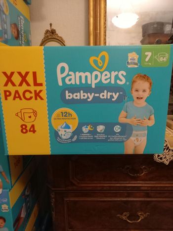 Couches pampers taille 7