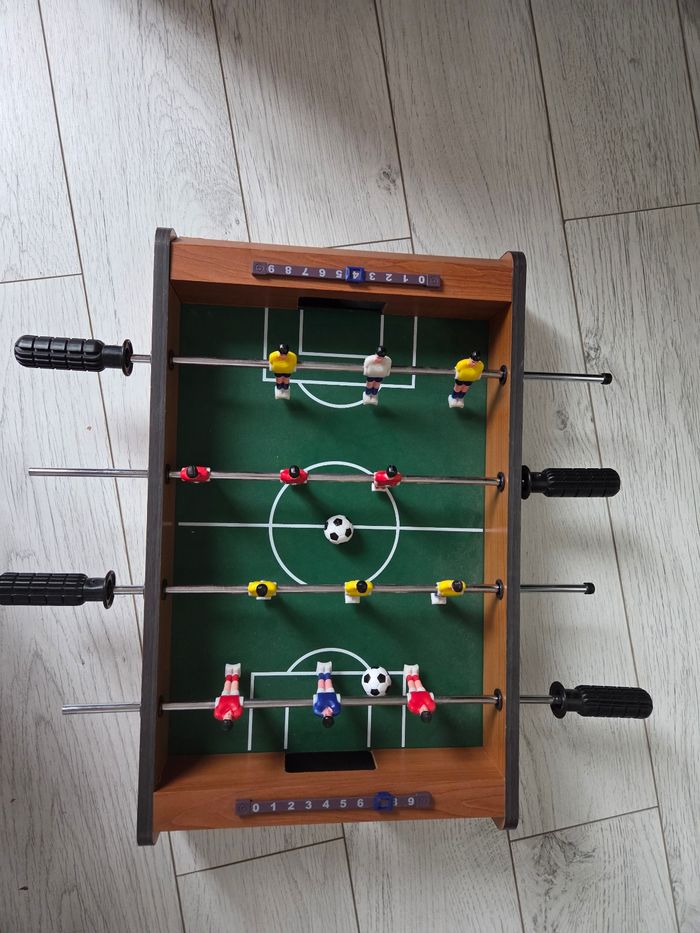 Mini baby-foot de table - photo numéro 4