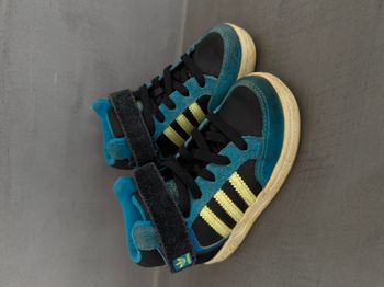 Chaussures enfant basket montante Adidas 25