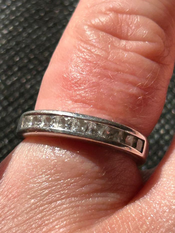 Jolie bague en argent massif avec pierres blanches T. 54 femme TBE - photo numéro 5