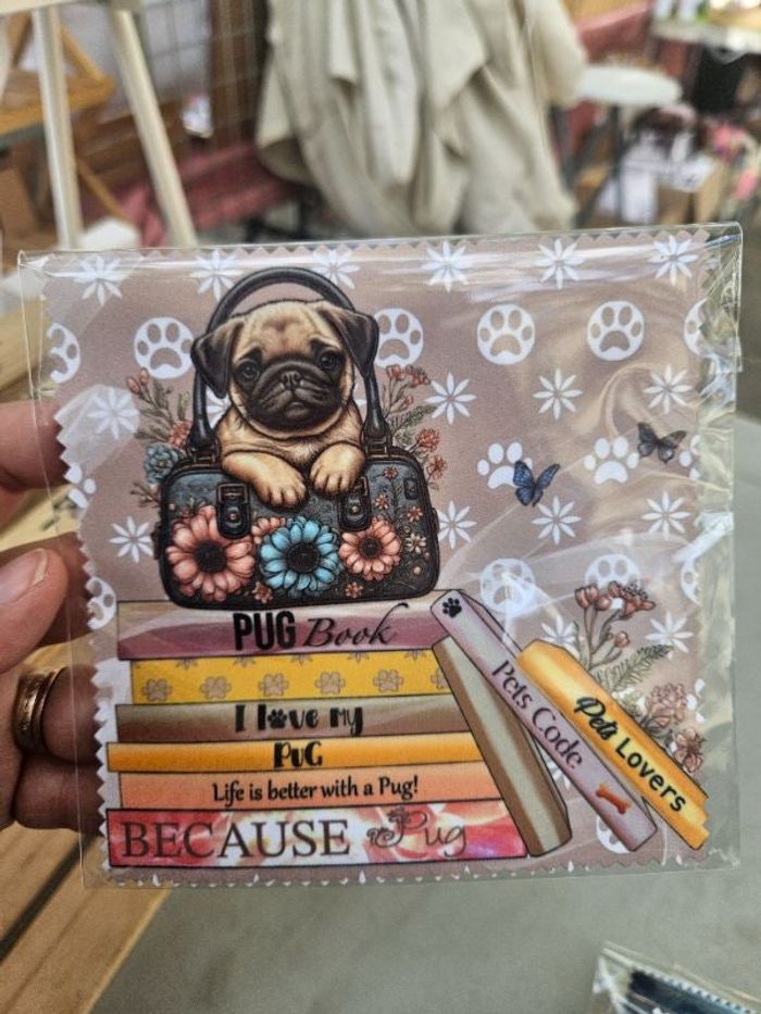 Chiffon essuie lunettes chien pug livrés cadeau