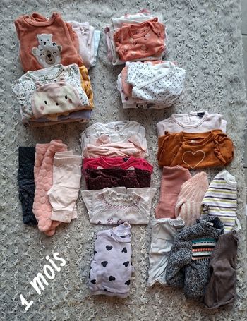 Lot vêtements fille 1 mois 