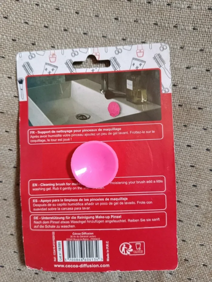 Support de nettoyage pour pinceaux de maquillage - photo numéro 2