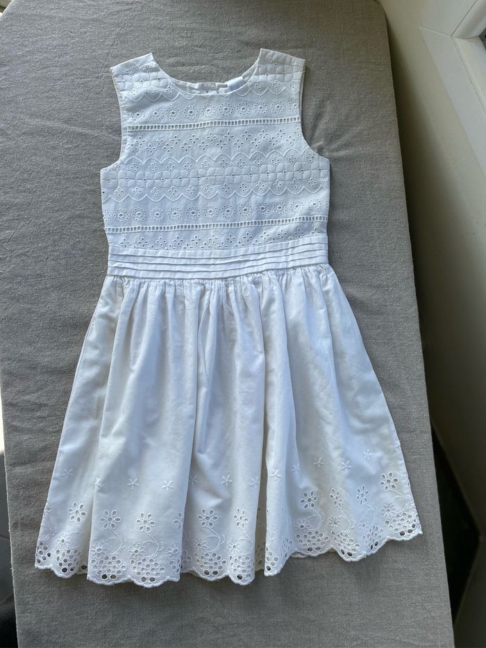 Robe brodée