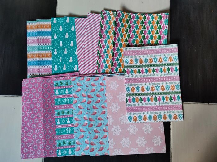 #4 / lot de 30 feuilles papier cartonné 15x21 cm thème noel