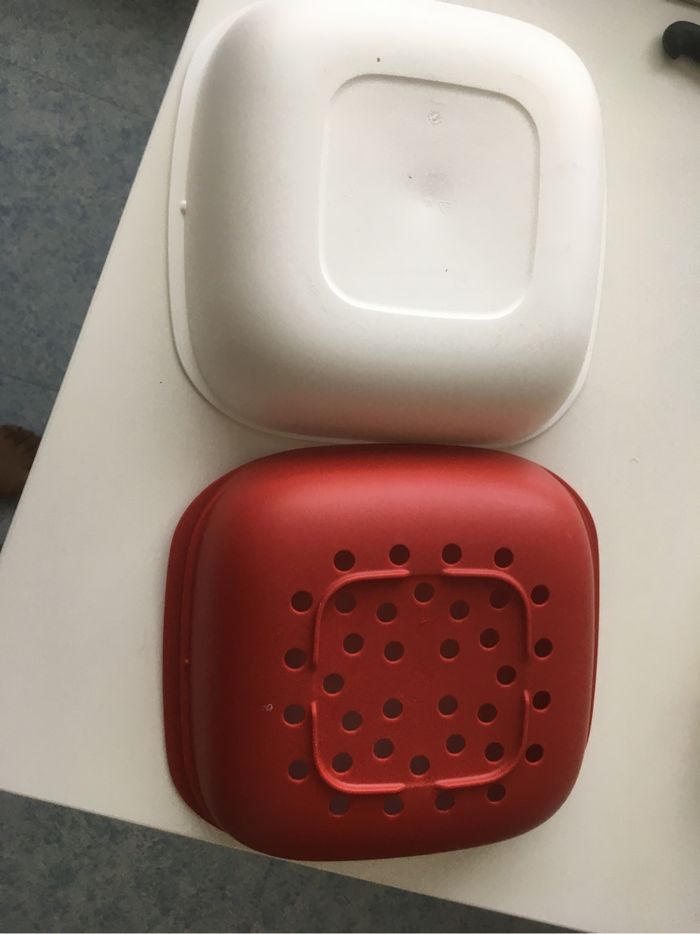 Marque Tupperware, Passoire avec support - photo numéro 2