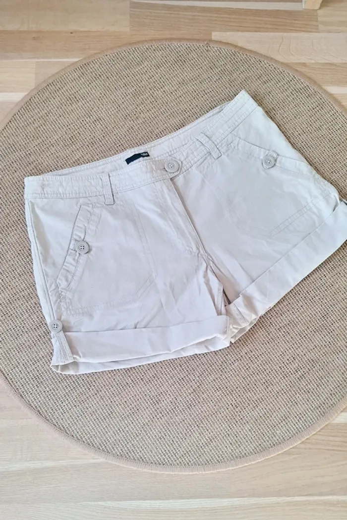 Short femme taille 44 neuf