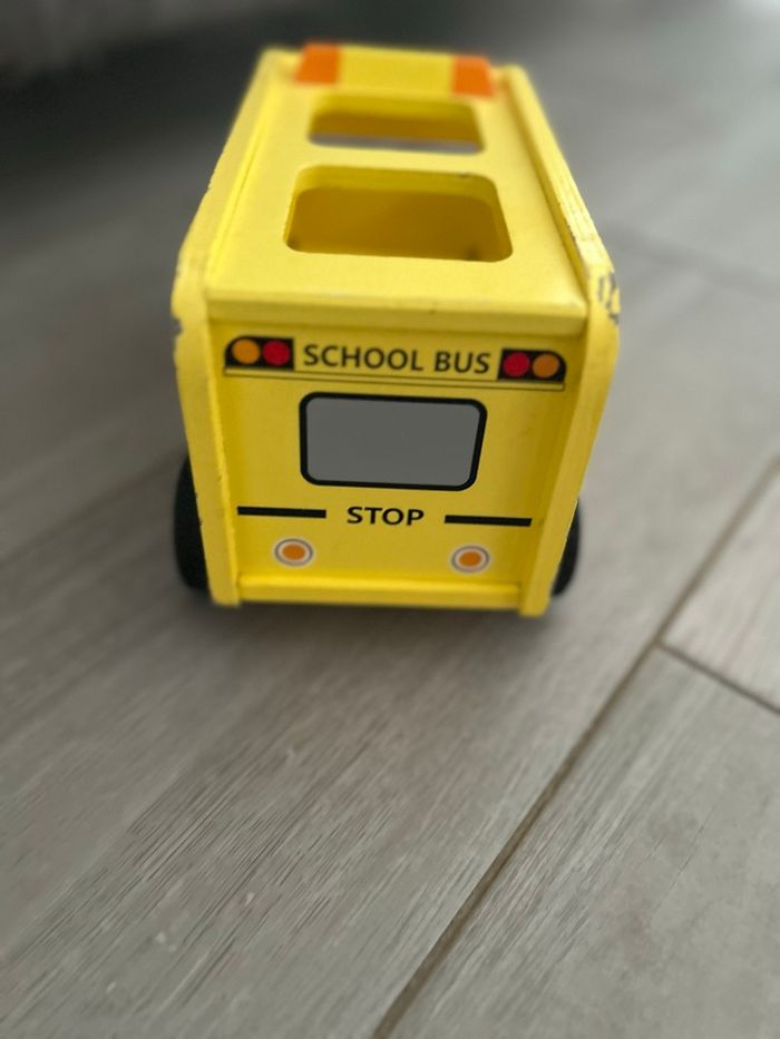 Bus en bois - photo numéro 5