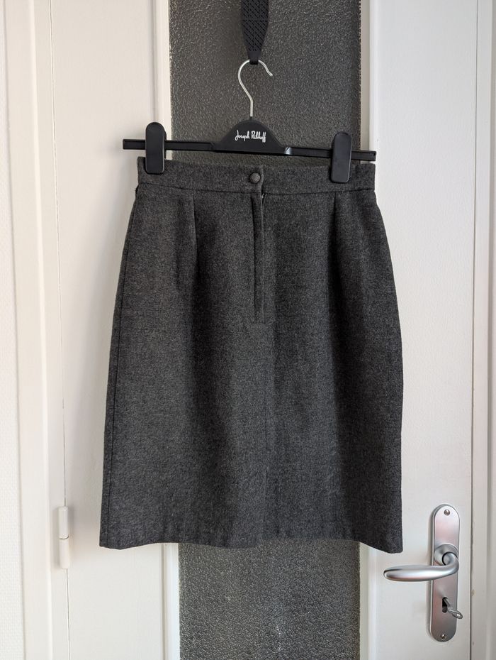 Jupe en laine camaïeu grise taille s