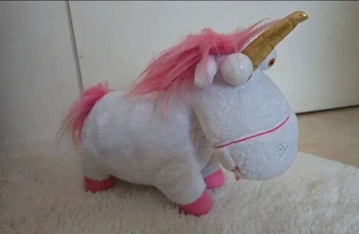 Peluche lumineuse et musique 30cm moi moche et méchant 3