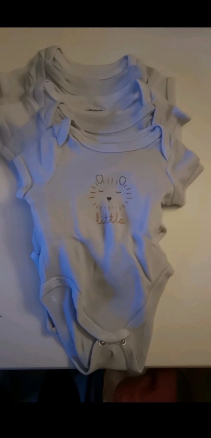 Bodies manches courtes 1 mois vert baudet