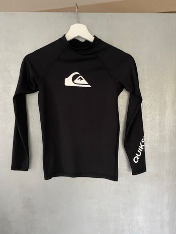 Surf tee Quiksilver à  manches longues noir et blanc taille 12 ans