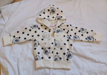 Veste à capuche neuf jamais porté 6 mois