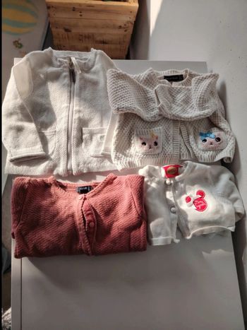 Lot 4 gilet 3 mois