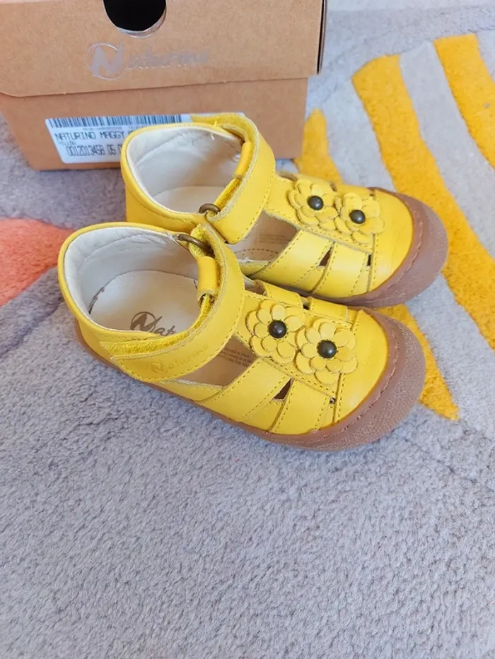 Sandales Naturino Maggy jaune 22