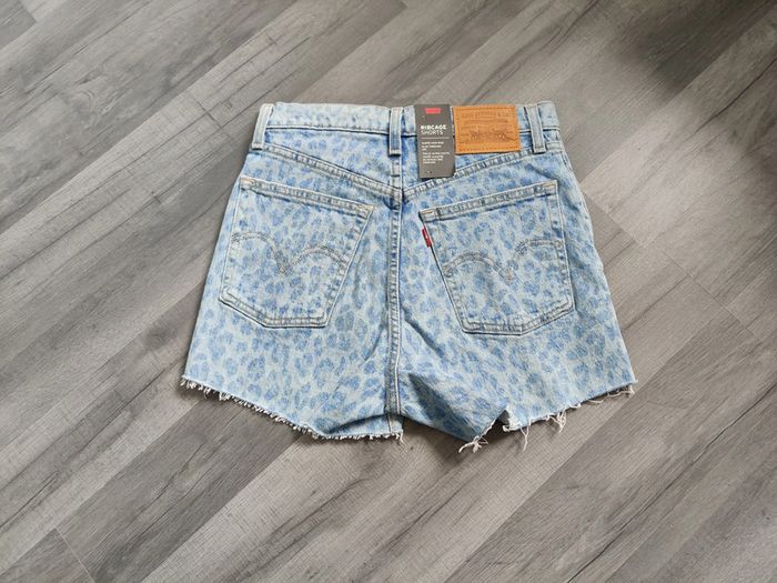 NEUF Short léopard Levi's 36 - photo numéro 3
