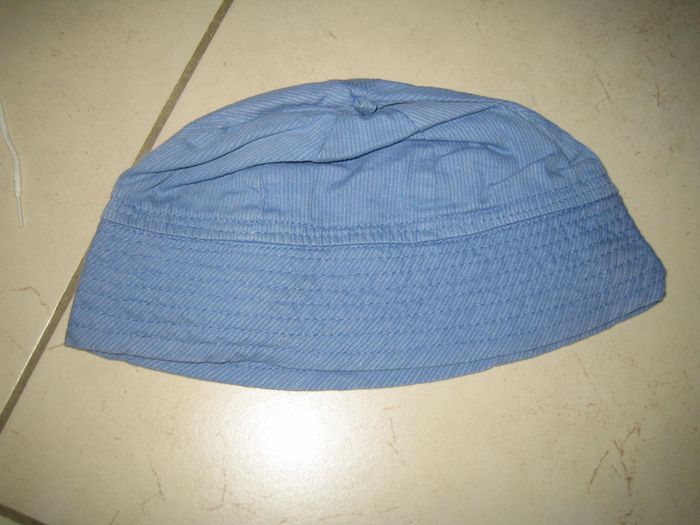 chapeau bob taille 49 environ 1-2 ans mixte