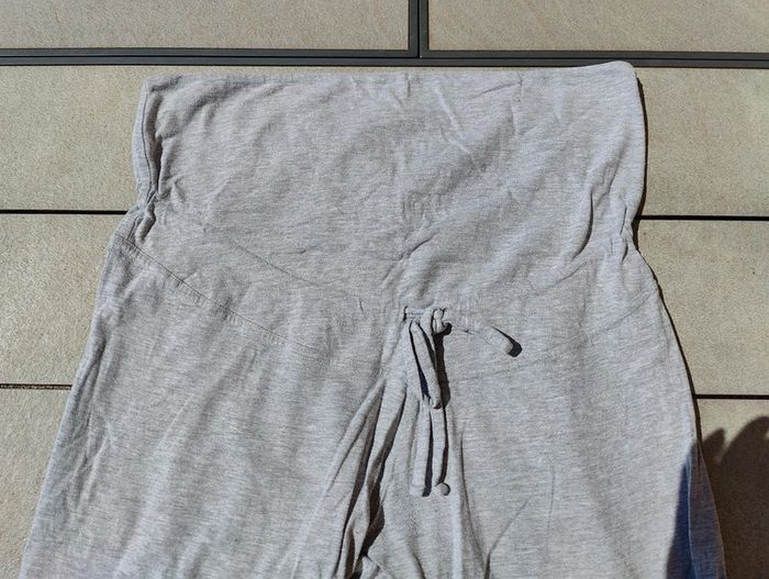 Jogging de grossesse gris taille 42-44 - photo numéro 3