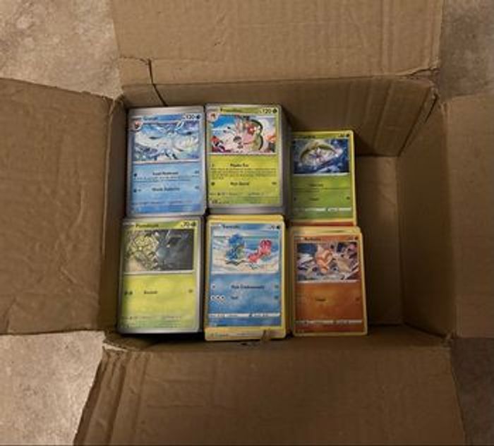 Lot de 1913 cartes Pokémon