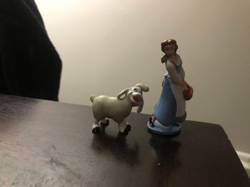 Figurine princesse belle et la bete et son mouton disney