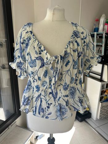 Haut fleuri bleu et blanc - H&M