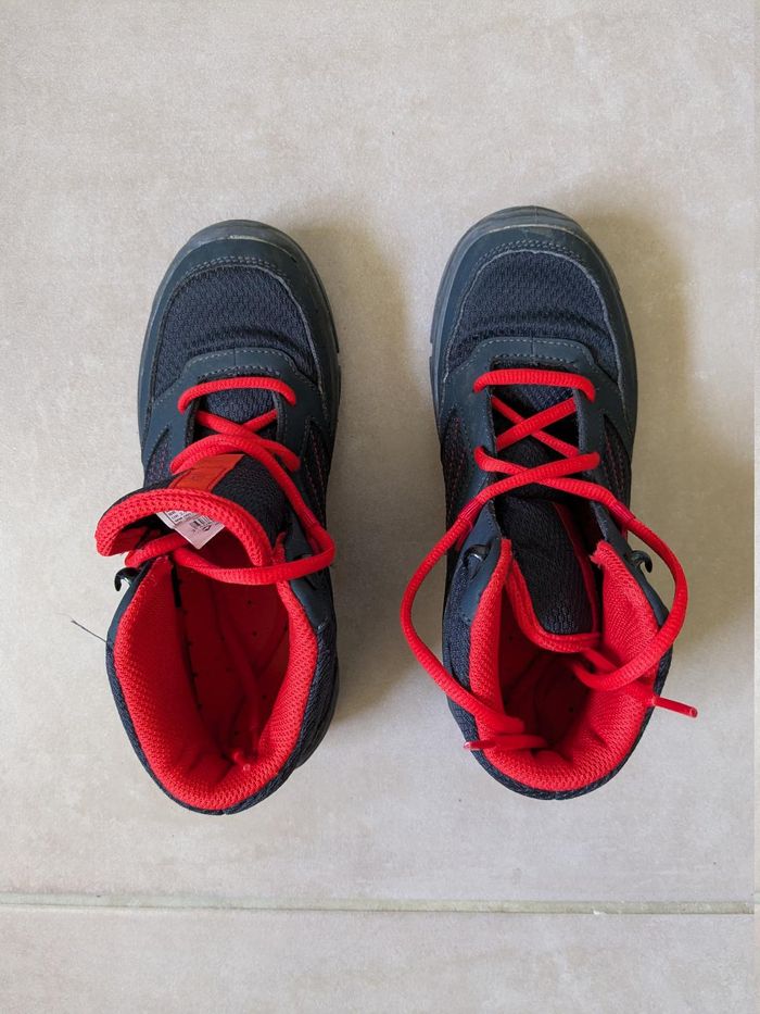 Chaussures montantes randonnées enfant Quechua taille 35 - photo numéro 2