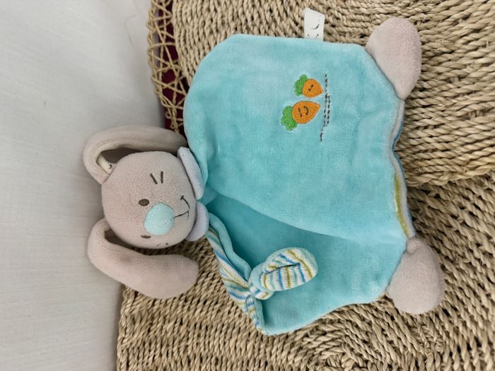 Doudou plat lapin bleu carottes MAXITA - photo numéro 1