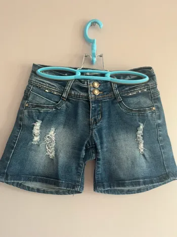 Short troué