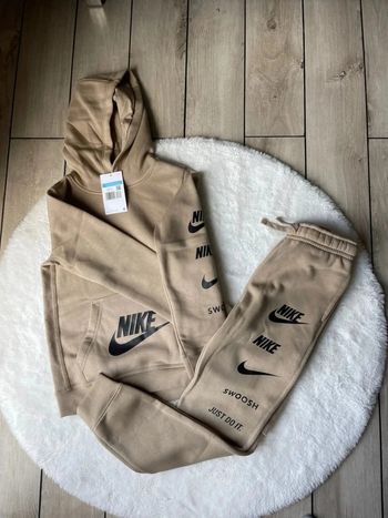 Ensemble Nike