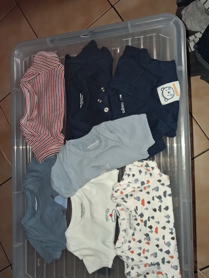 Lot vêtements bébé 1mois - photo numéro 2