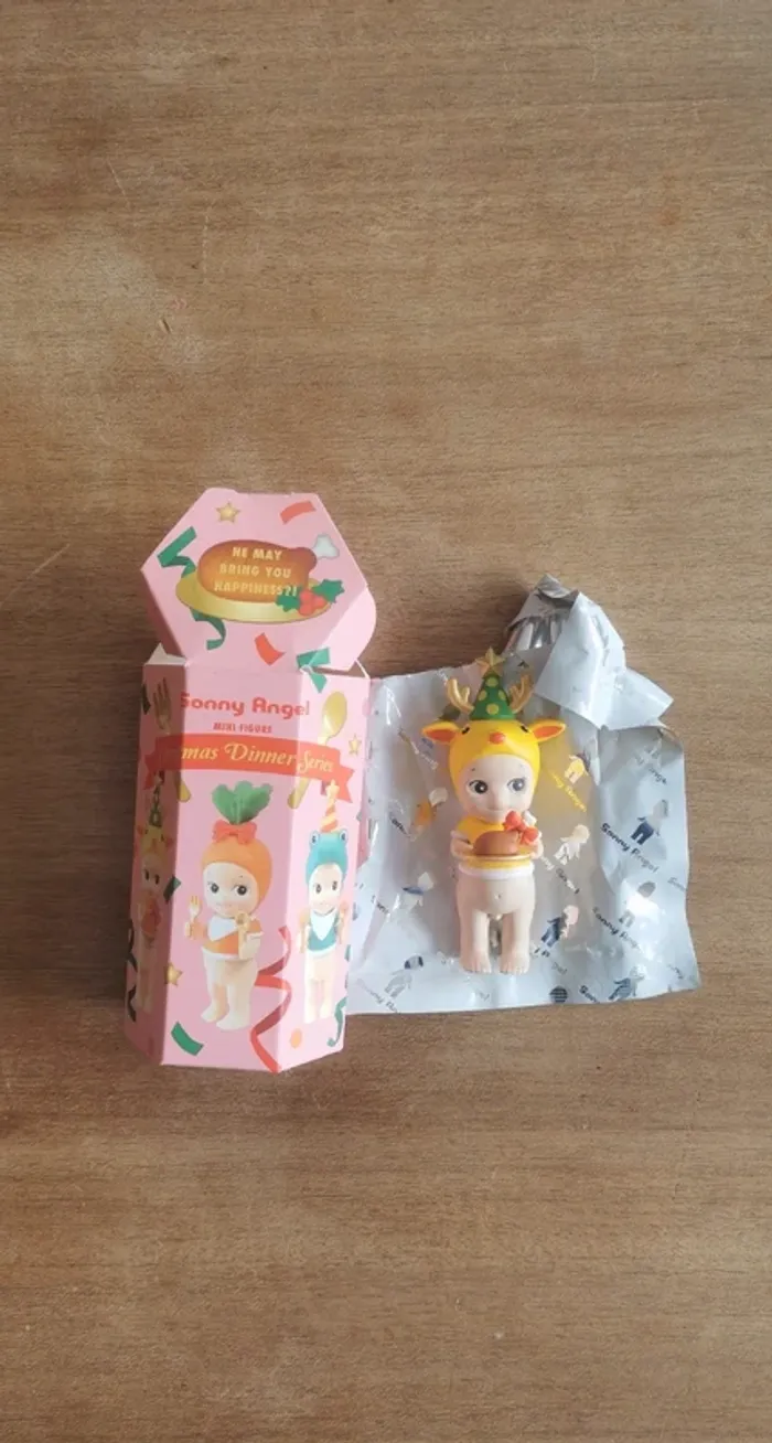 🌼Sonny Angel Reindeer – Christmas Dinner 2024 🦌 Collector épuisé + boîte + livret & sachet