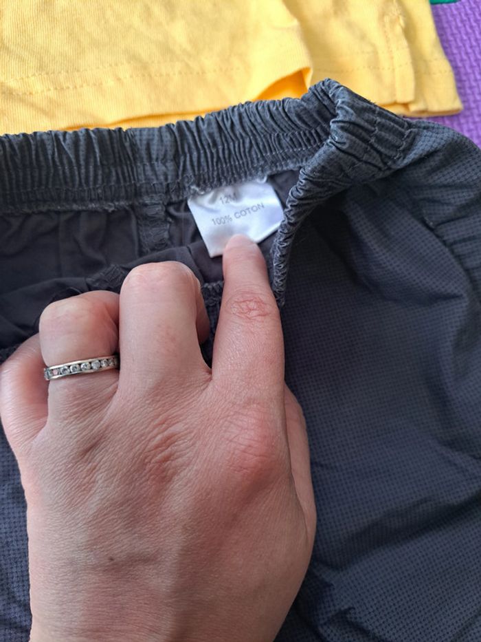 Lot 2 t-shirts + 2shorts 12m - photo numéro 11
