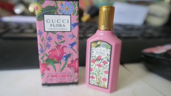 Miniature de parfum Gucci Flora Gorgeous gardénia