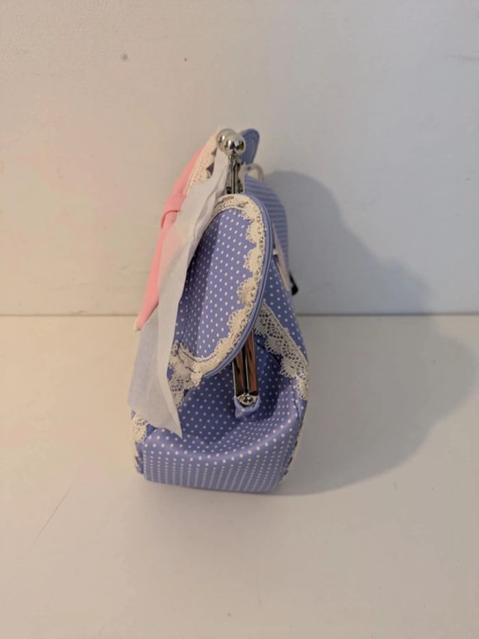 Sac bandoulière Loungefly Minnie "Floral and Lace Kisslock" Sac bandoulière Loungefly - photo numéro 2