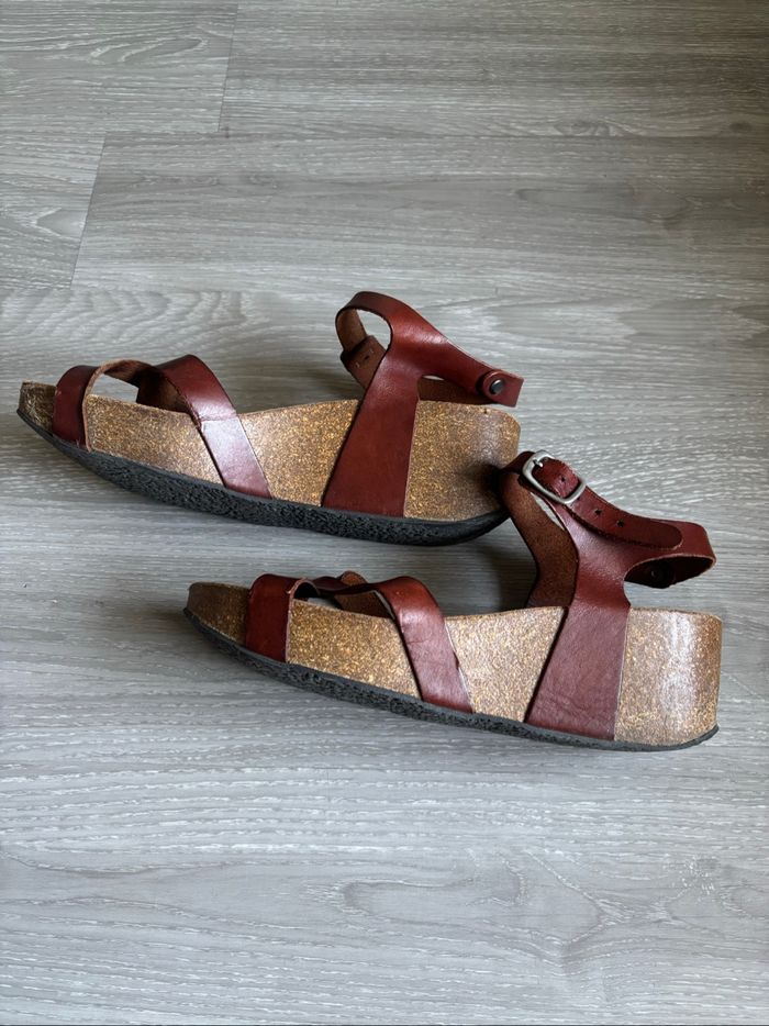 Chaussures sandales compensées taille 40 - photo numéro 3