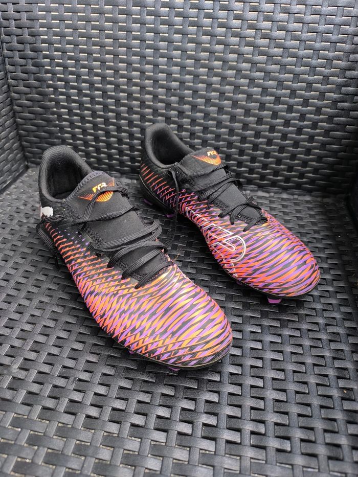 Crampons de foot PUMA future 8 play P42