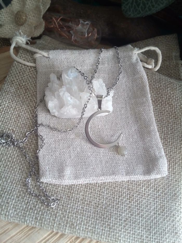 Collier protection lune et pierre de labradorite - photo numéro 2