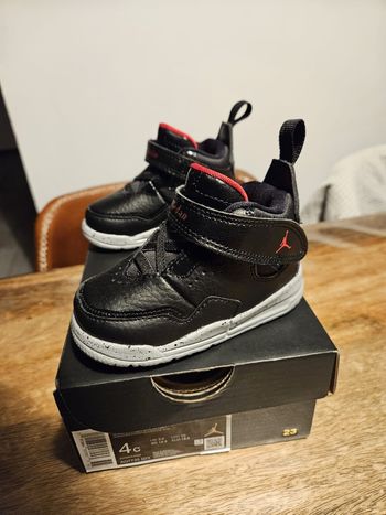 Chaussures bébé Nike Jordan