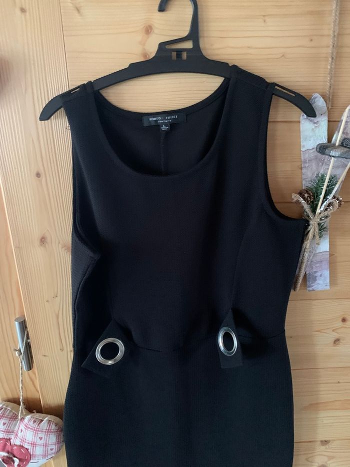 Robe noire - photo numéro 2