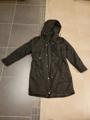 Parkas doudoune a capuche taille 38 noir