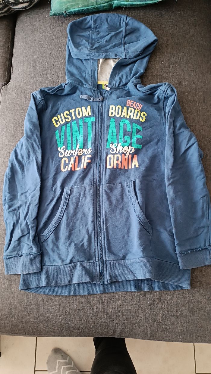 Veste à capuche taille 14 ans garçon