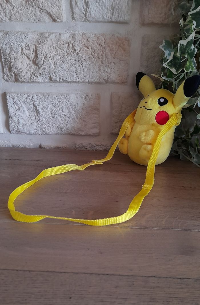 Pochette peluche Pikachu Pokemon neuve 18 cm - photo numéro 4
