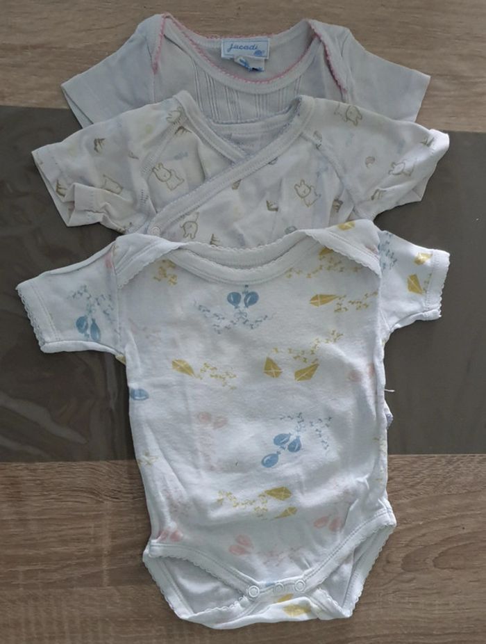 Lot 3 bodies manches courtes - Jacadi / Influx - 6 mois