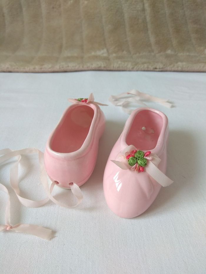6 Chaussons de danse & vide poche fleur en faïence décoration - photo numéro 4