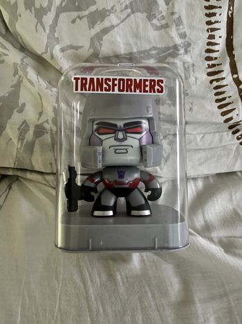 Figurine transformers