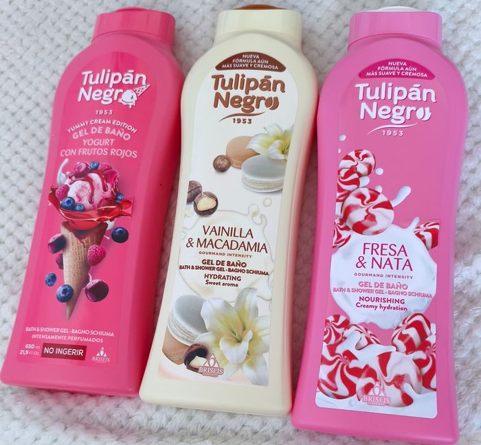 Gels douche ✨ Les 3 Gel douche Tulipán Negro
Mixte adulte) enfants
Gourmand les 3 saveurs de gel douche:
Yaourt aux Fruits Rouges/ Vanille Macadamia/Fraise et Crème
Les 3 pour 12€/ Tout neuf ✨ 🥰
