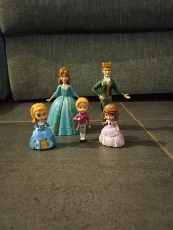 Lot de Figurine princesse sofia